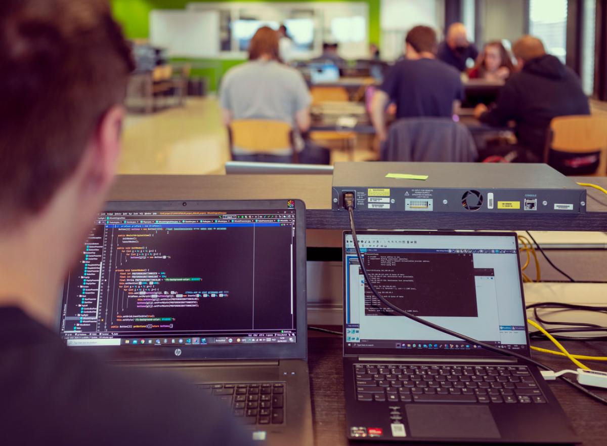 Bachelors computer science. Faculty of computer science pen. Cyclic shift in computer science. Bachelors computer science. Engineering sciences женщины.