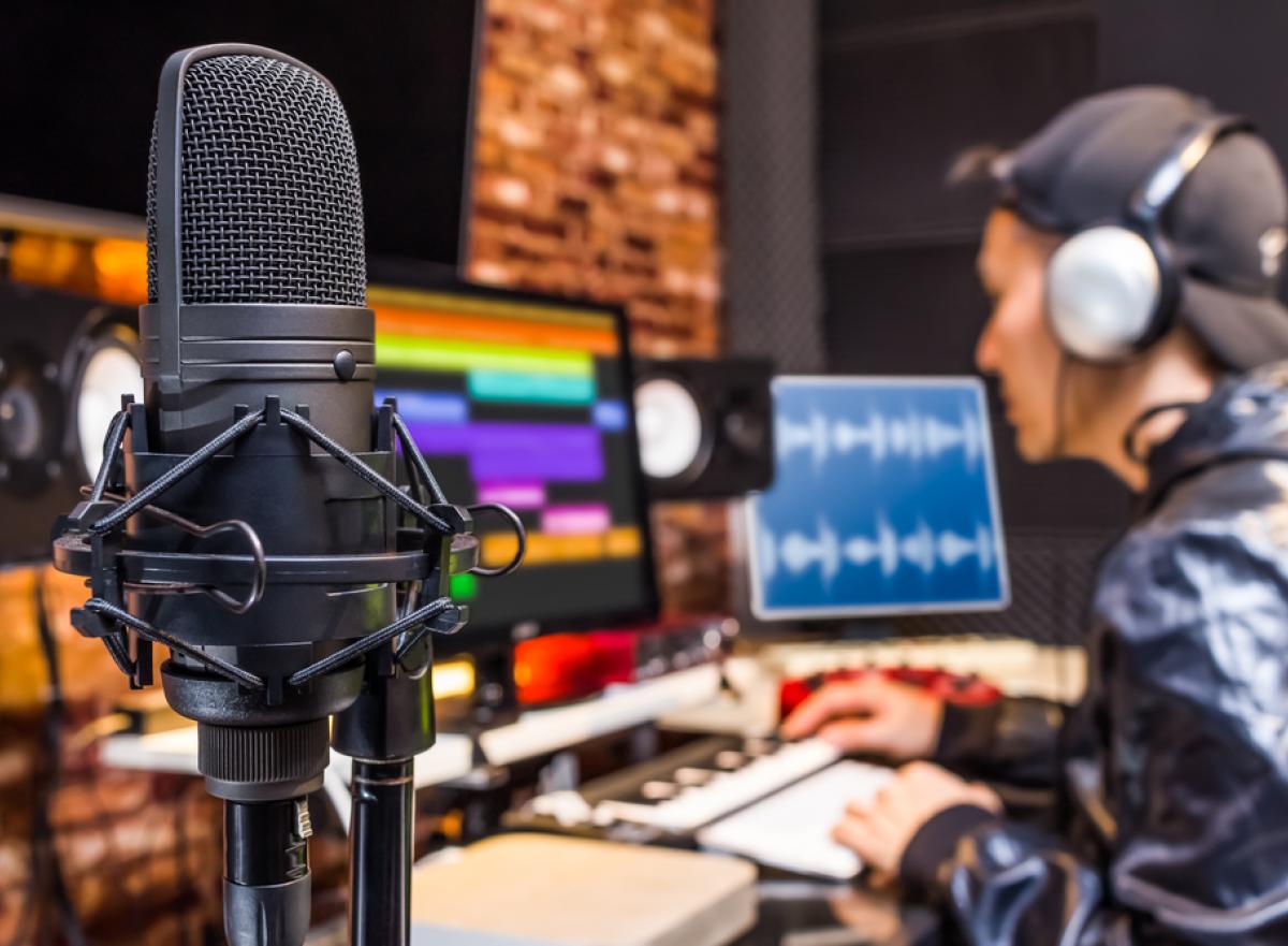 AV Production Creator: AV postproductie, Camera & content creation, Camera en belichtingstechniek, Audiotechniek - Afstudeerprofiel NxT Media KdG Hogeschool