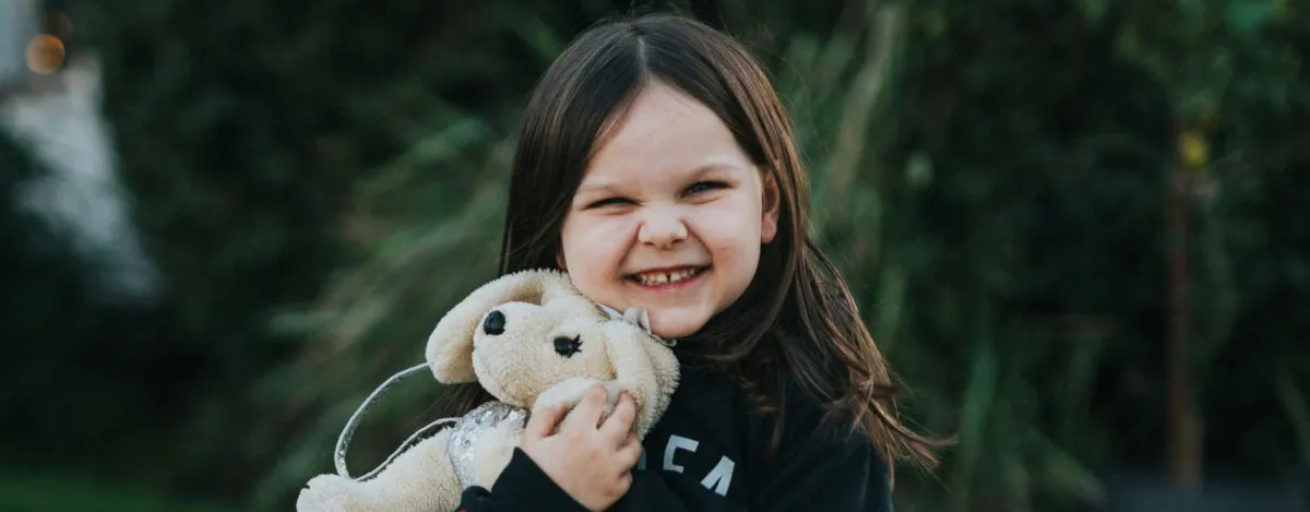 Beeld Meisje OverHoop