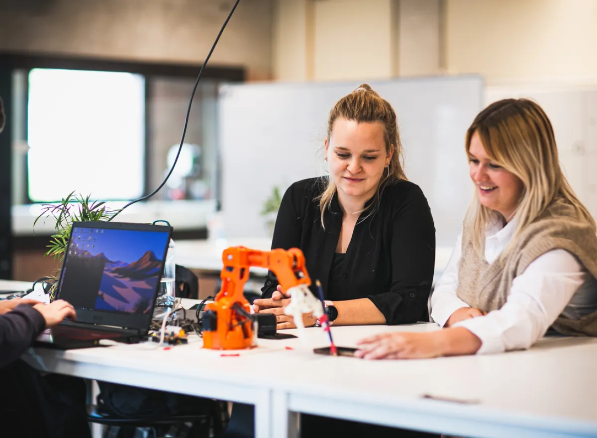 Campus Hoboken: students in our fablab