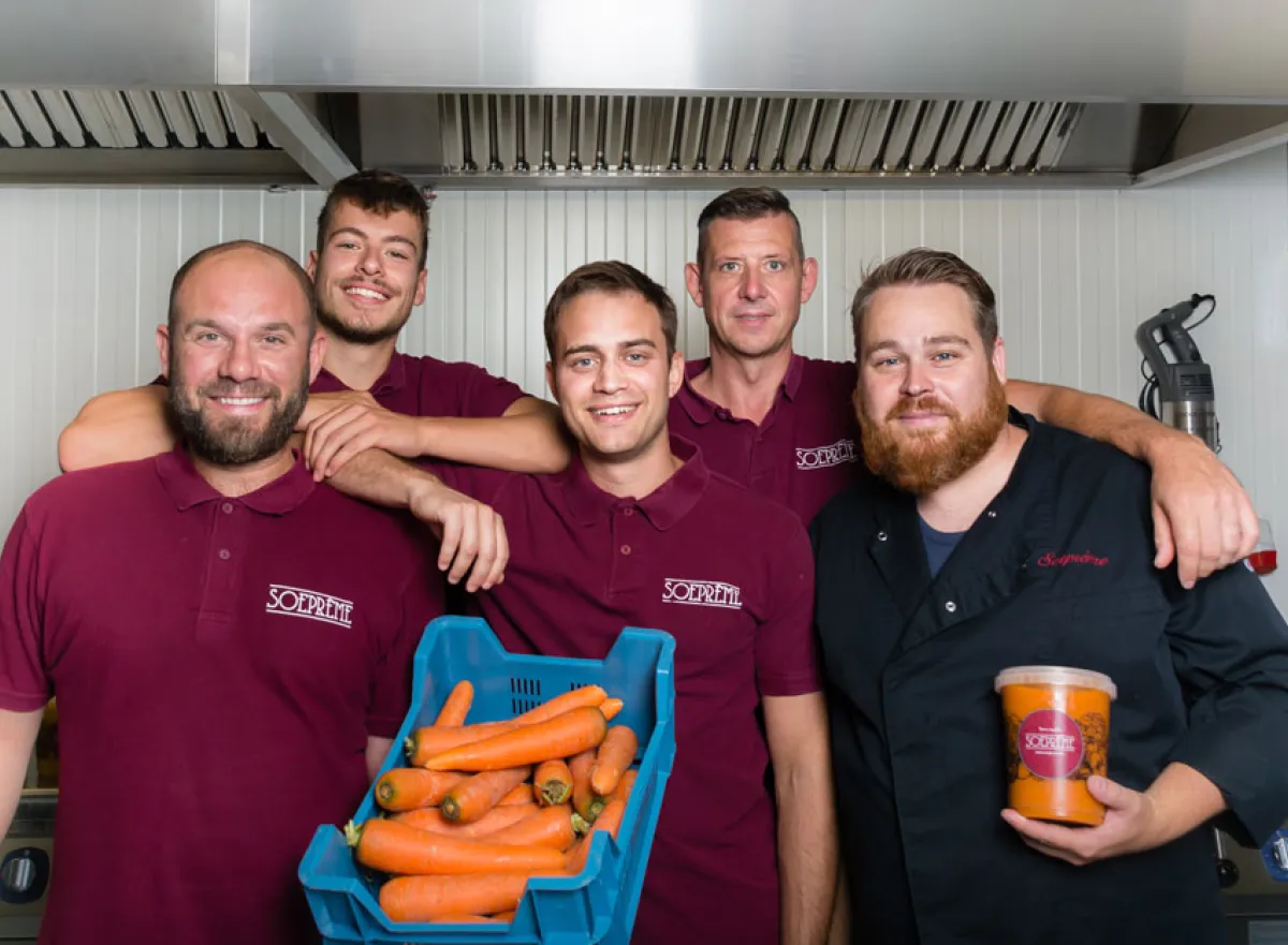 Tijs Callaerts is oud student KMO management. Hij startte zijn eigen bedrijf Soeprème, een Deliveroo voor soep.