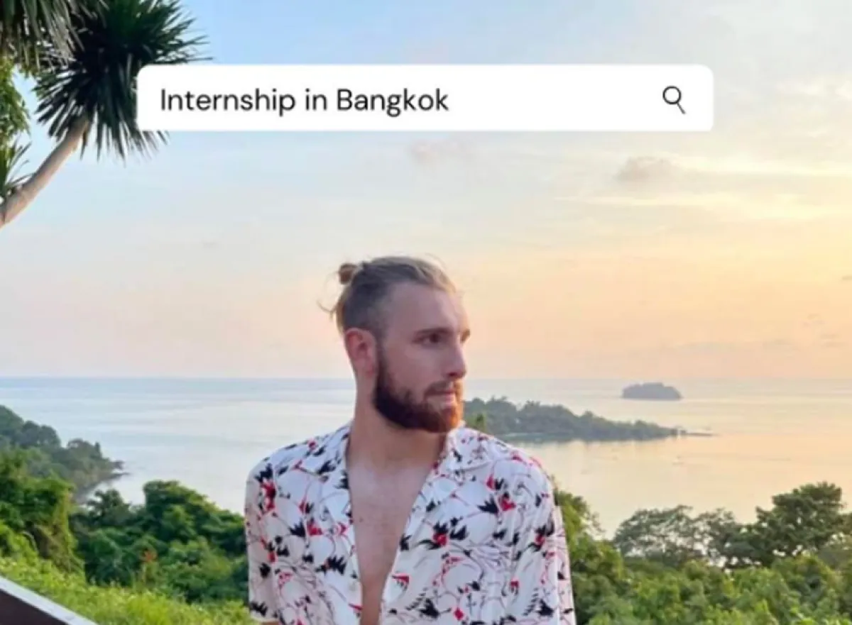Student Brecht loopt stage in Bangkok, Thailand