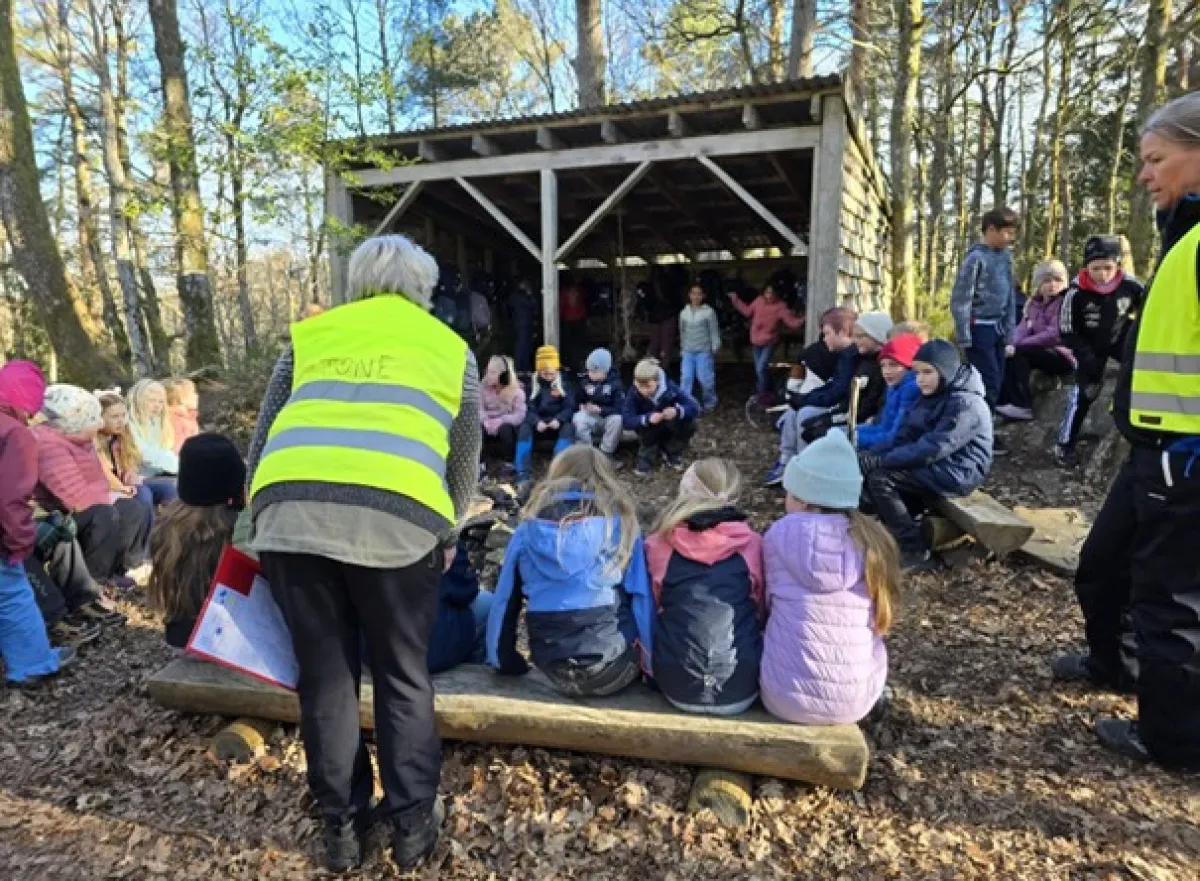 Studenten uit de banaba observeren hoe outdoor education in Noorwegen wordt aangepakt
