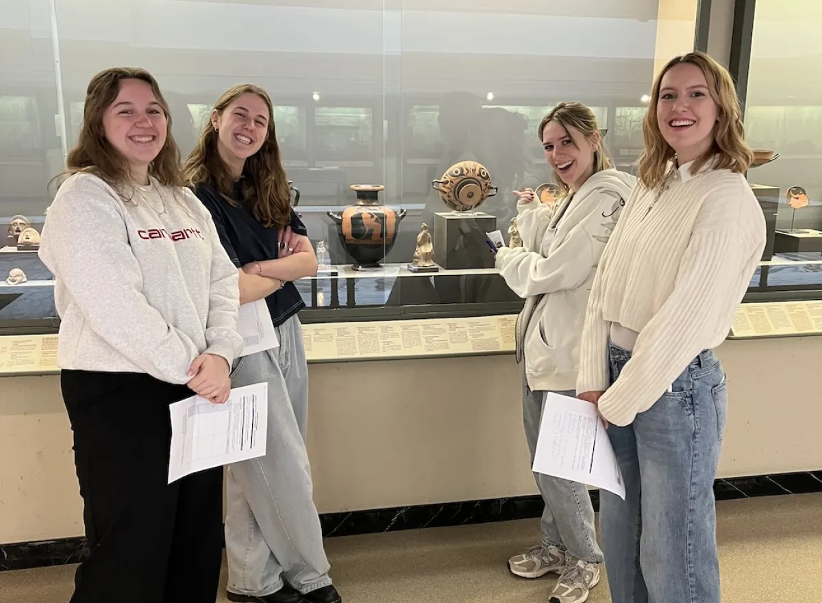 Ook in Brussel is Grieks aardewerk te bewonderen. Het dagelijks leven van de Grieken is af te lezen van hun aardewerk.