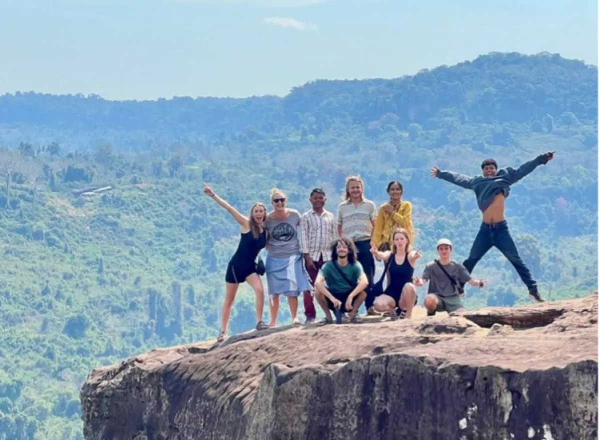 Siebe, Mehdi en Camille liepen stage in Cambodja