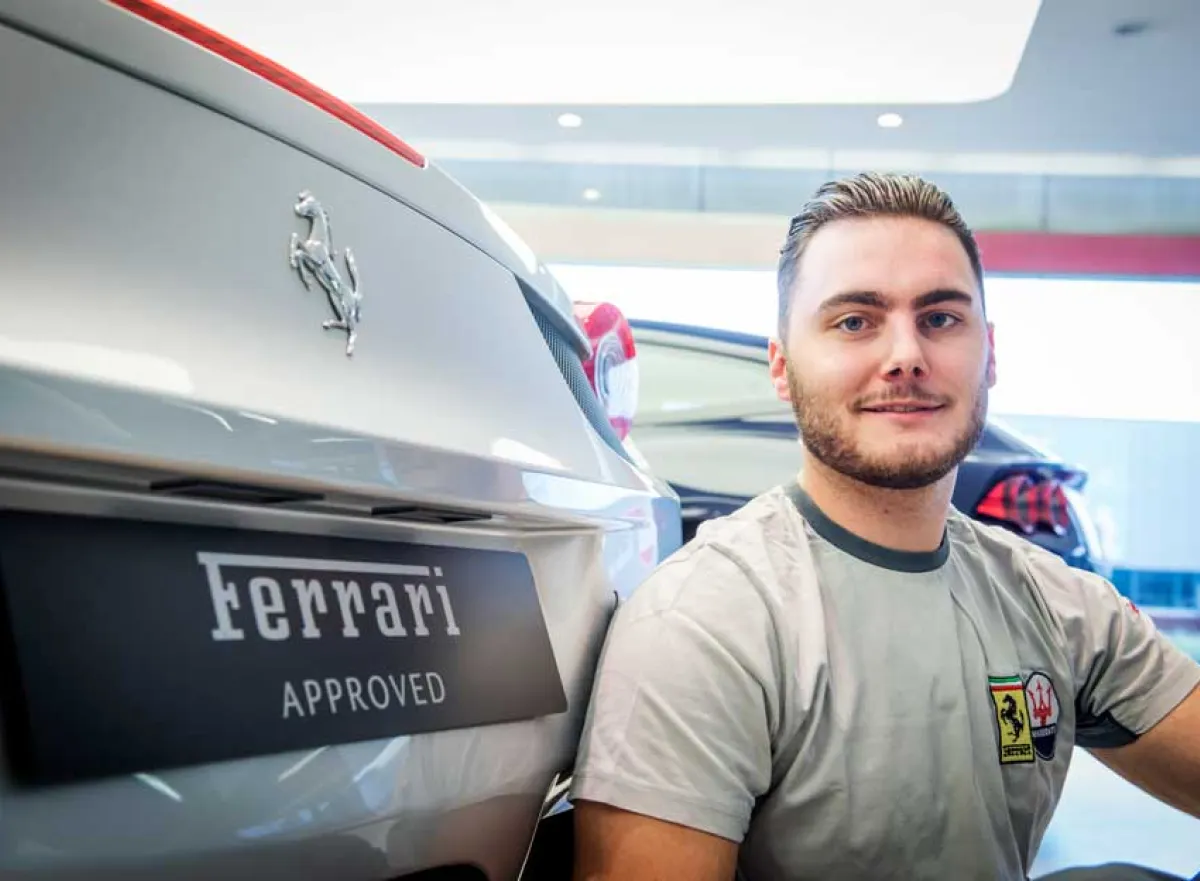 Kristof Mesotten - Technician FERRARI - oud student Karel de Grote Hogeschool